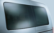 To screen occupants from view and protect them from strong sunlight the passenger compartment has privacy glass windows. Other eye-catching features are two practical sliding doors, each with an opening width of 70 cm to give comfortable access when entering or leaving the vehicle. The Caddy Life Style and the Caddy Maxi Life Style have a convincingly high level of functionality – and plenty of class.